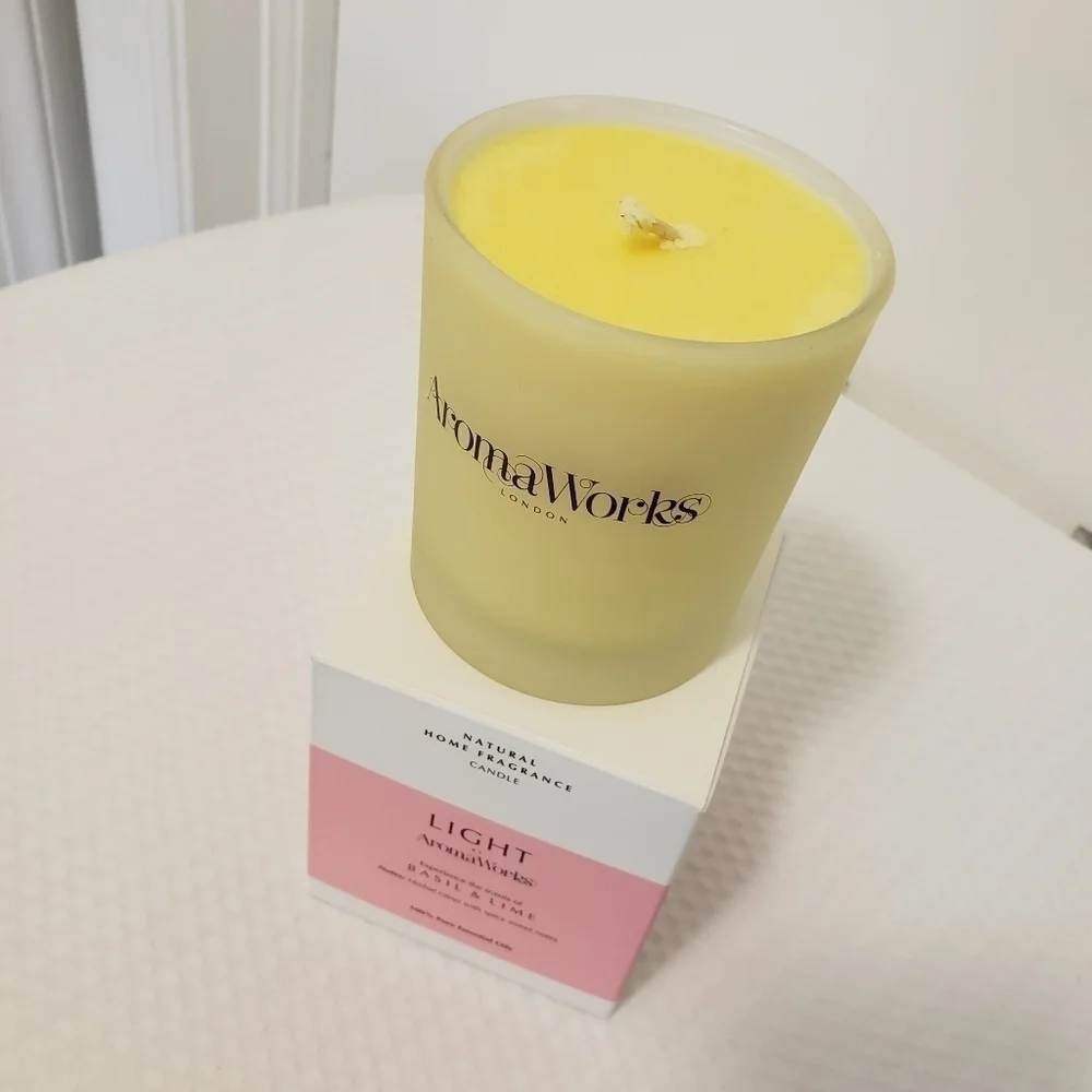 NIB AromaWorks Basil & Lime Soy Wax Candle, 220g
